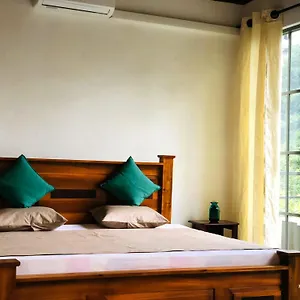 Barefoot Hostel
